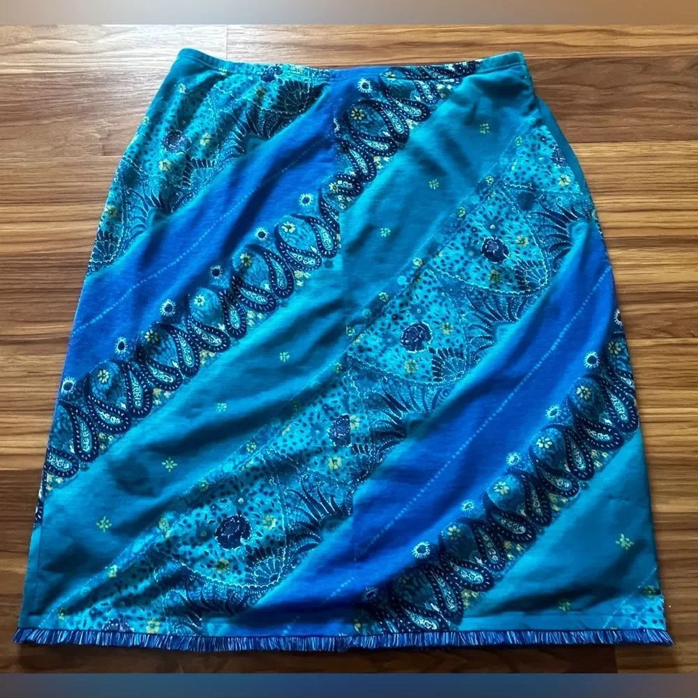 True Vintage Y2K Blue Boho Print Pull on Skirt Frayed Hem Size Large